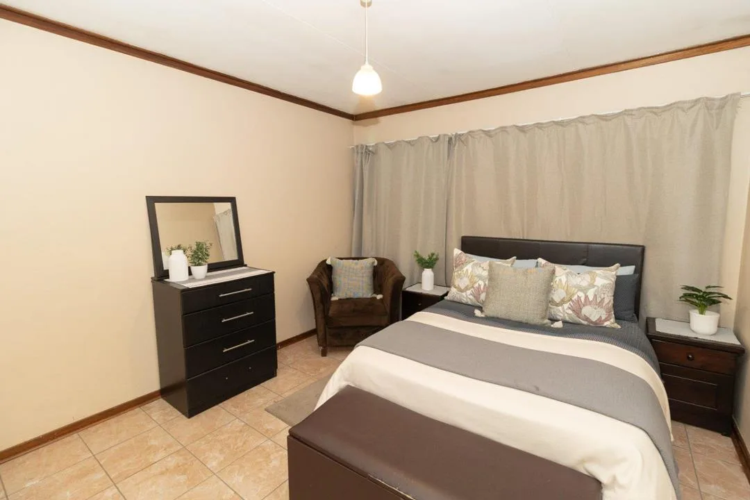 2 Bedroom Townhouse for sale in Langenhovenpark