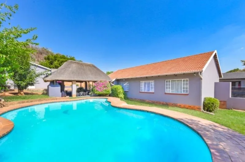3 Bedroom House for sale in Mulbarton
