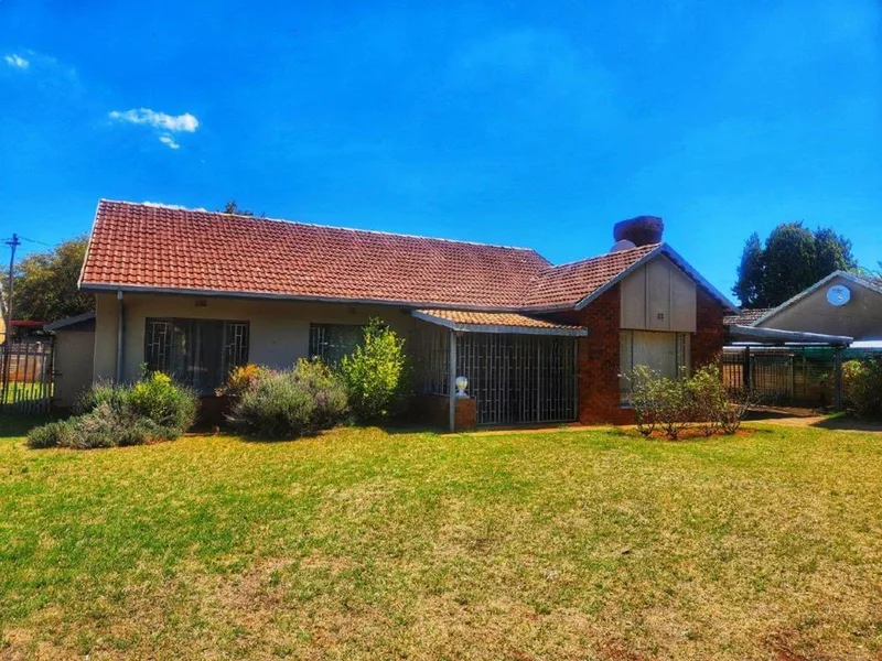 3 Bedroom House for sale in Stilfontein Ext 4
