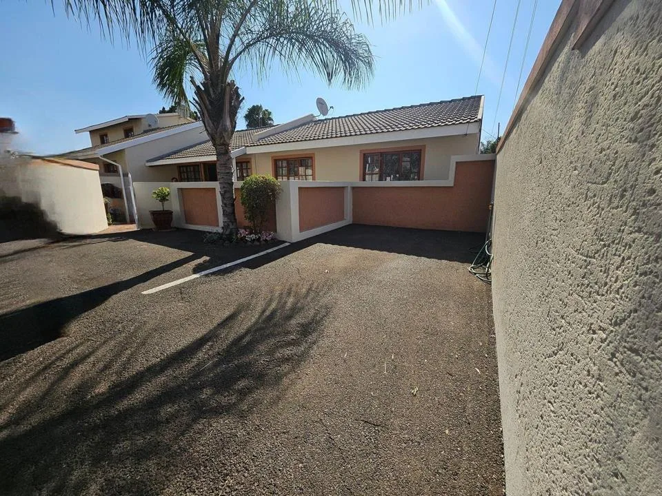 13 Bedroom House for sale in Bo-dorp
