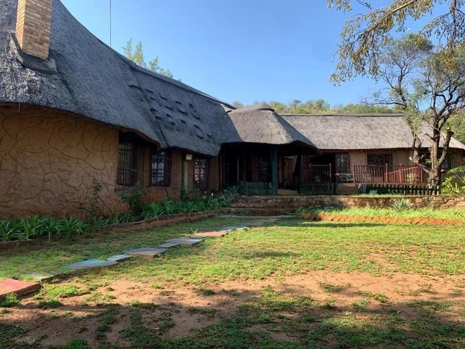 3 Bedroom House for sale in Swartruggens