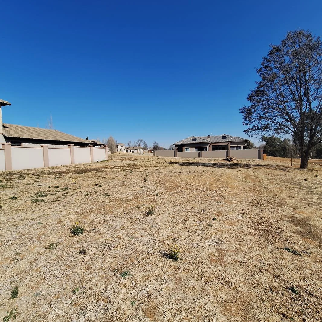 785 m² Land available in Frankfort