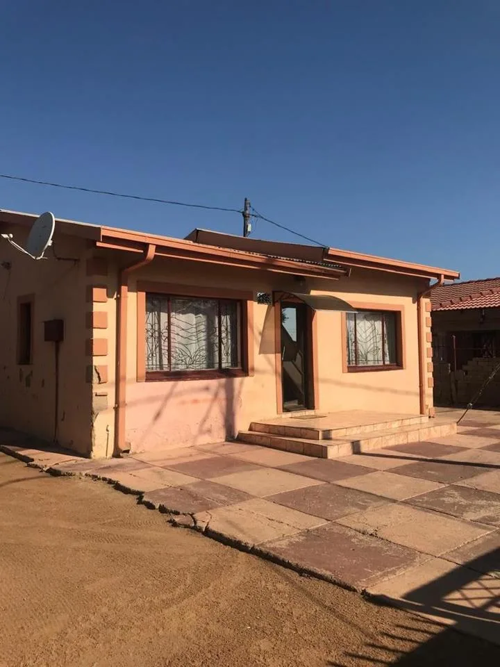 2 Bedroom House for sale in Lethlabile