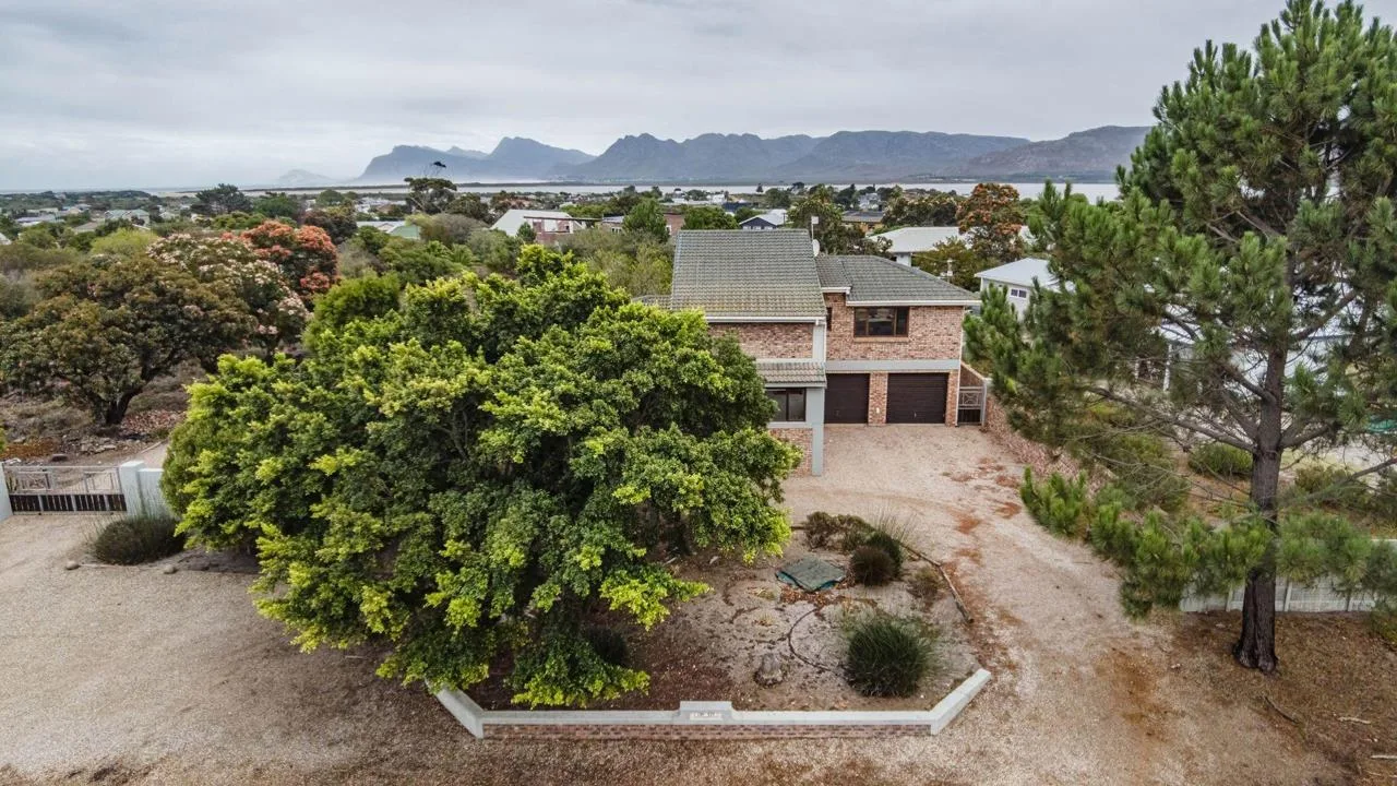 3 Bedroom House for sale in Fisherhaven