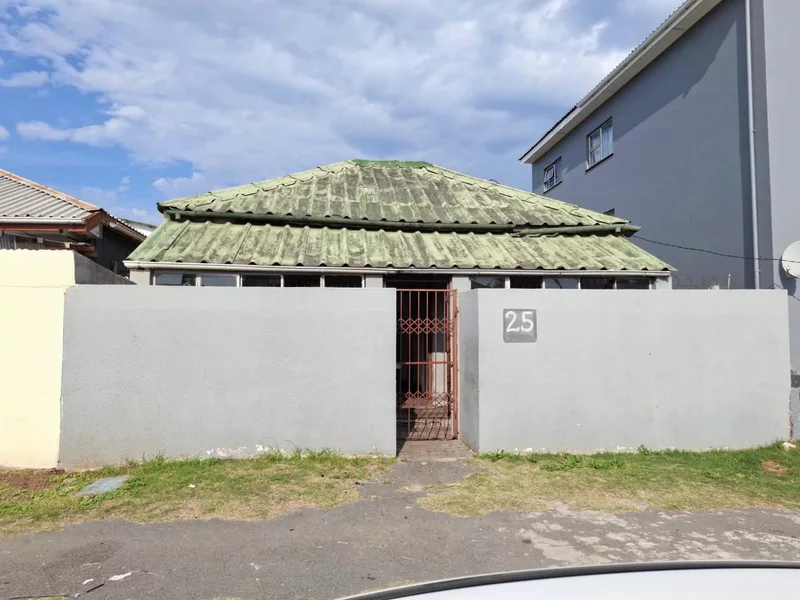 6 Bedroom House in Quigney