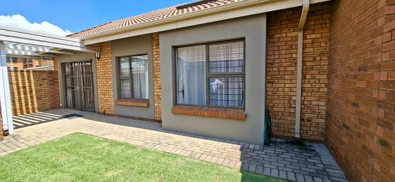 2 Bedroom Townhouse for sale in Brentwood Park AH