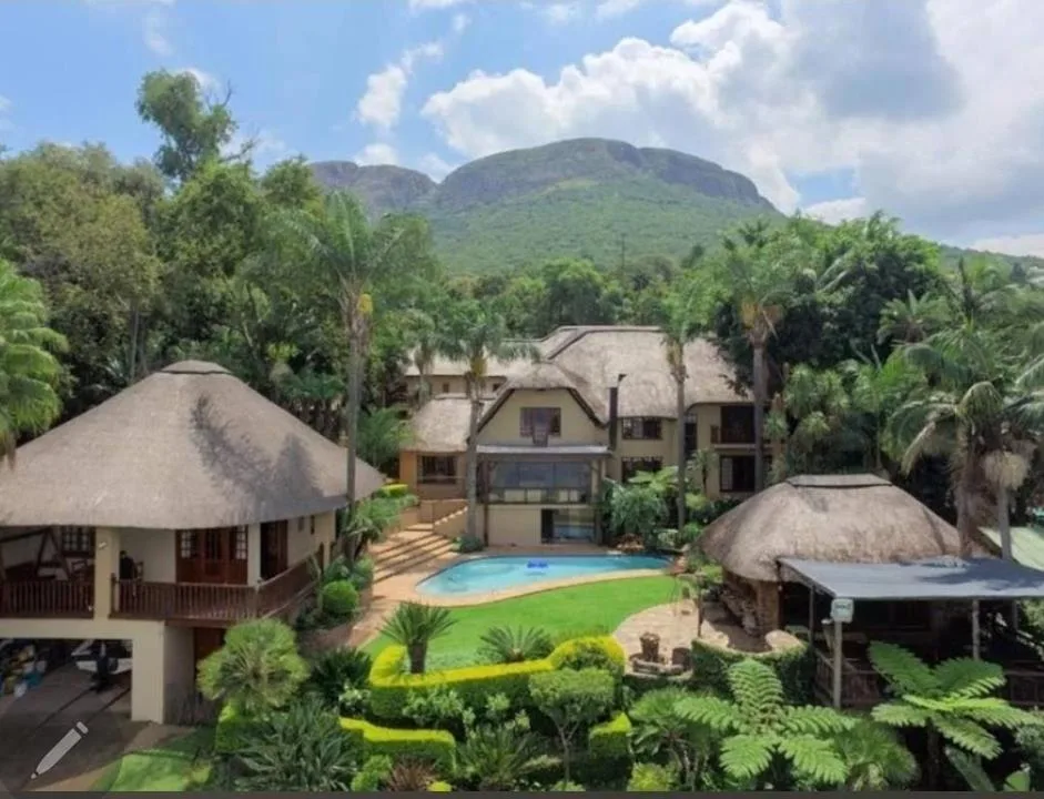 12 Bedroom House to rent in Hartbeespoort Rural