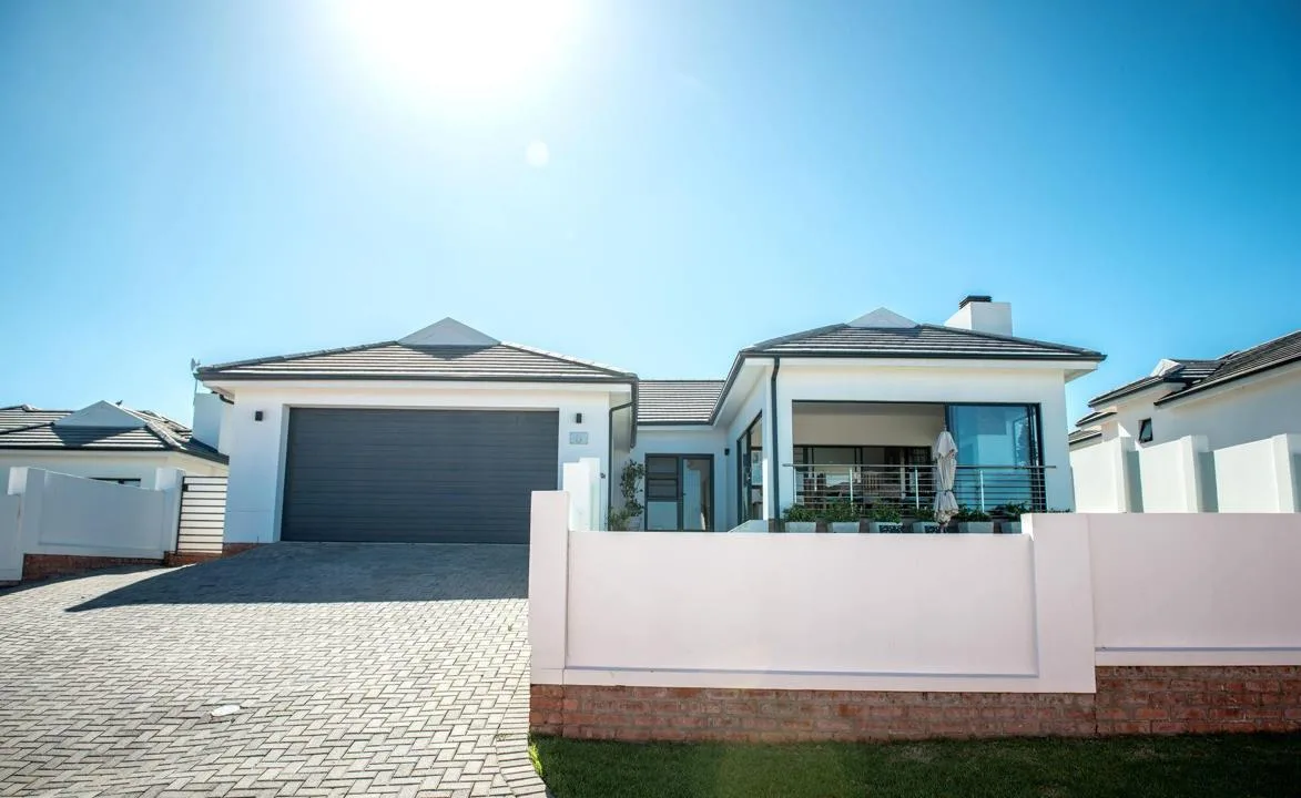 3 Bedroom House on auction in C Place