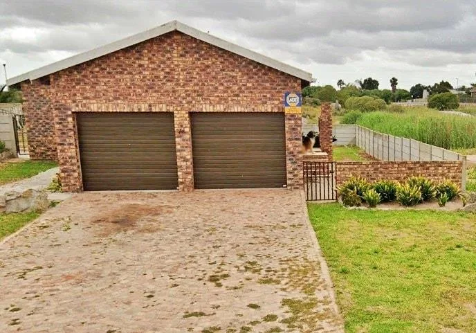 3 Bedroom House for sale in Vredenburg