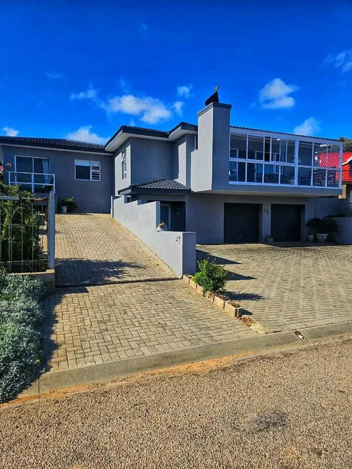 7 Bedroom House for sale in Dana Bay