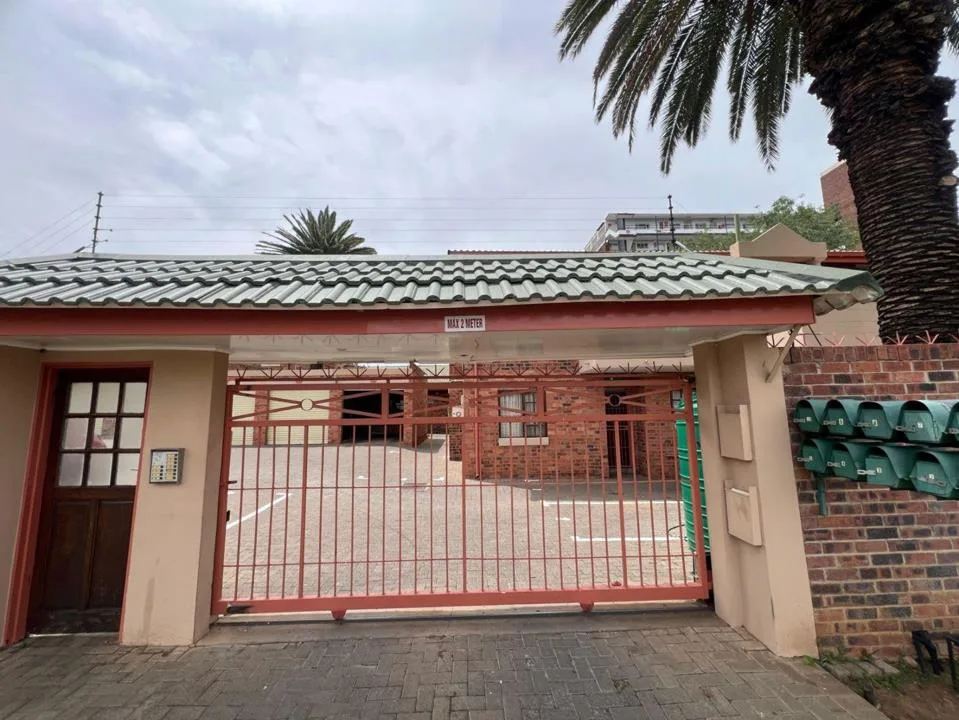 2 Bedroom Townhouse for sale in Bloemfontein Central