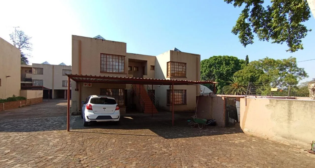 2 Bedroom Apartment / flat for sale in Houghton Estate