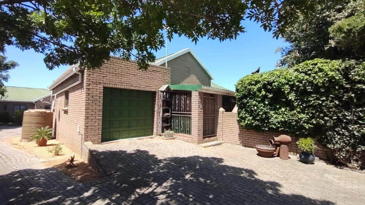 3 Bedroom House for sale in Stilbaai Wes
