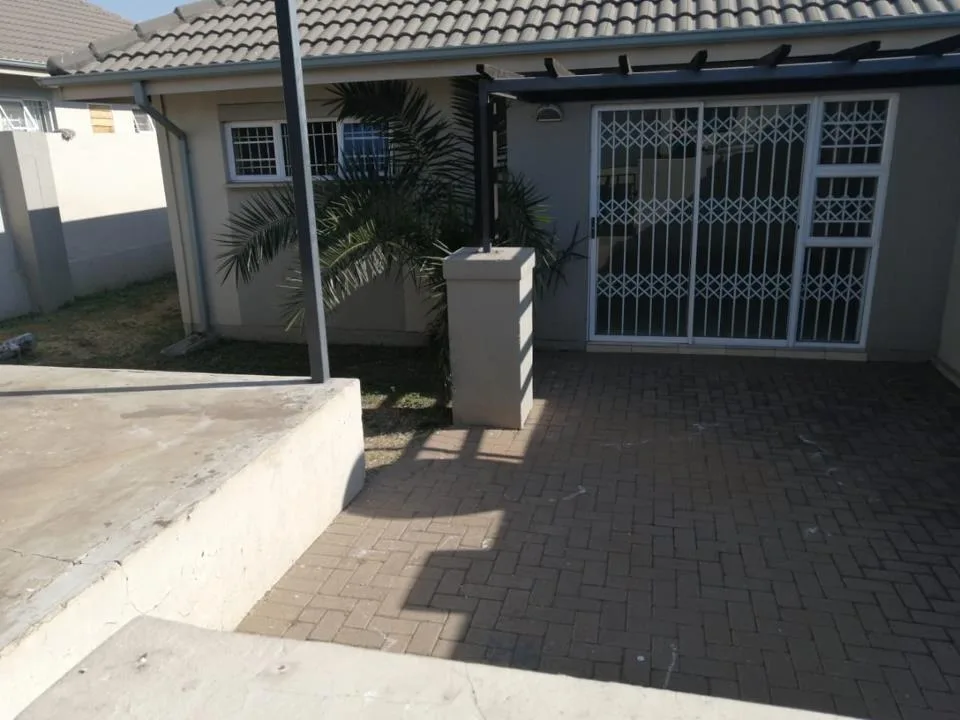 3 Bedroom Townhouse to rent in Hoeveld Park
