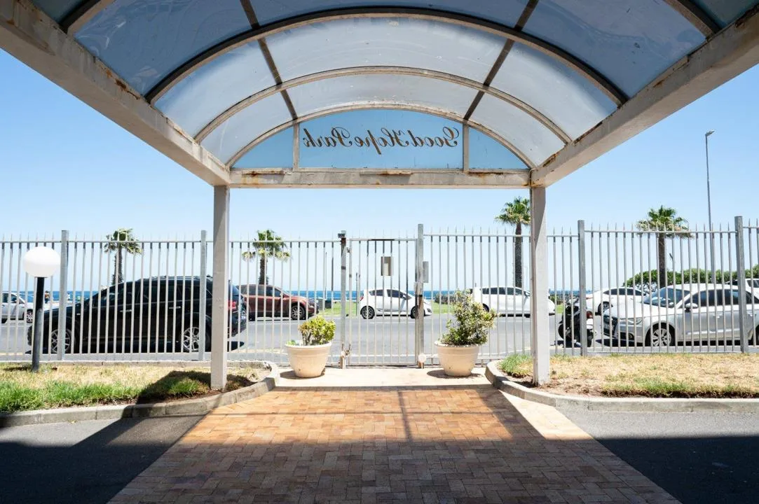 1 Bedroom Apartment / flat for sale in Mouille Point