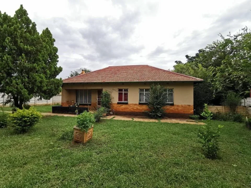 3 Bedroom House for sale in Stilfontein Ext 3