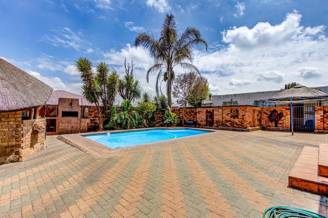 4 Bedroom House for sale in Brakpan Central