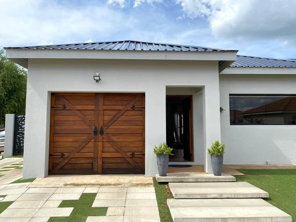 2 Bedroom House for sale in Waterberry Estate