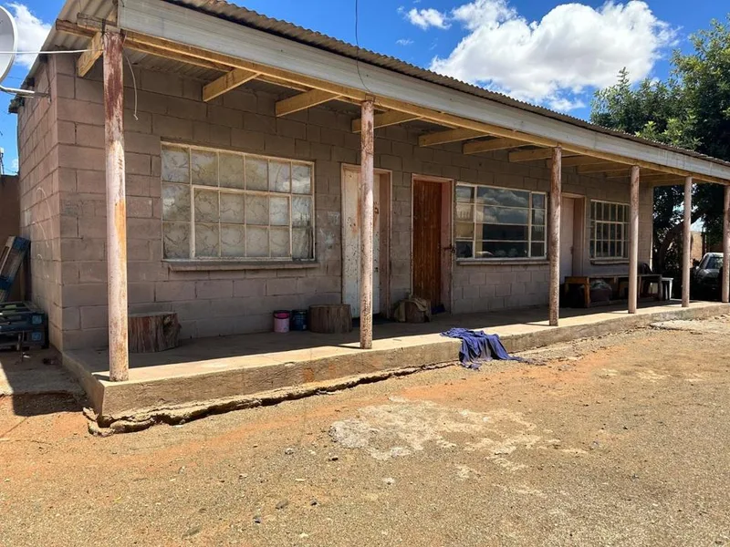 3 Bedroom House for sale in West End