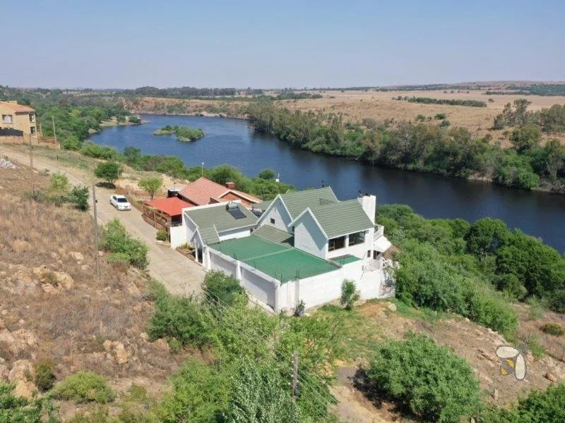 5 Bedroom House for sale in Vaaloewer
