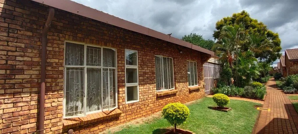 3 Bedroom Townhouse for sale in Clarina