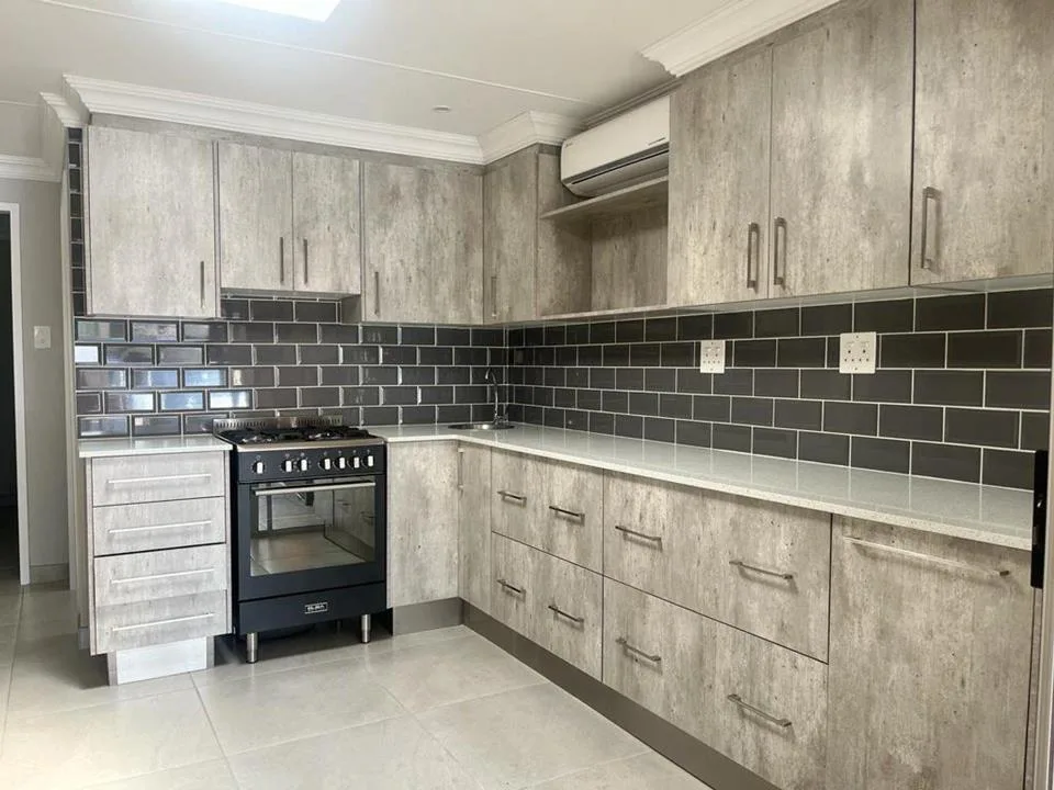 4 Bedroom House for sale in Riverside Beach Club