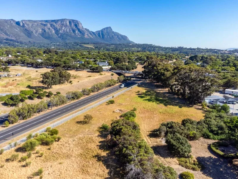 8 541 m² Land available in Meadowridge