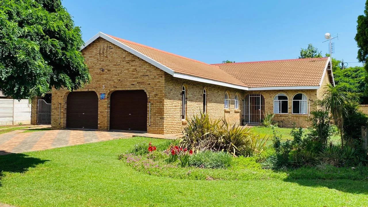 3 Bedroom House for sale in Kannoniers Park