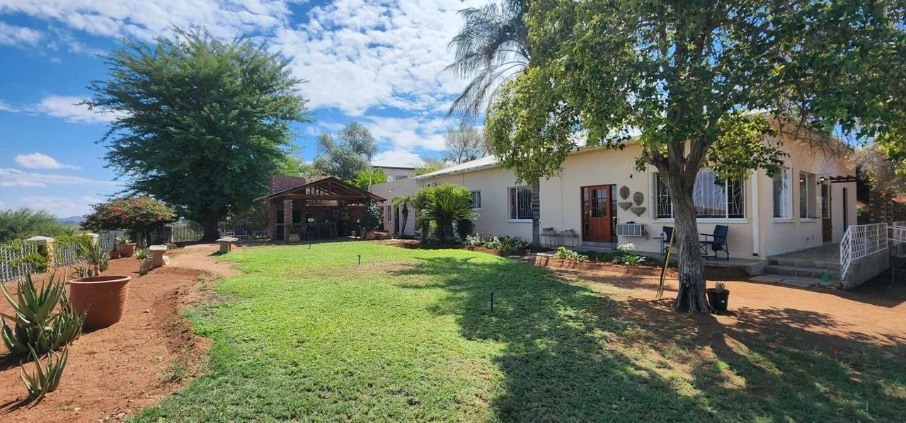 4 Bedroom House for sale in Keimoes