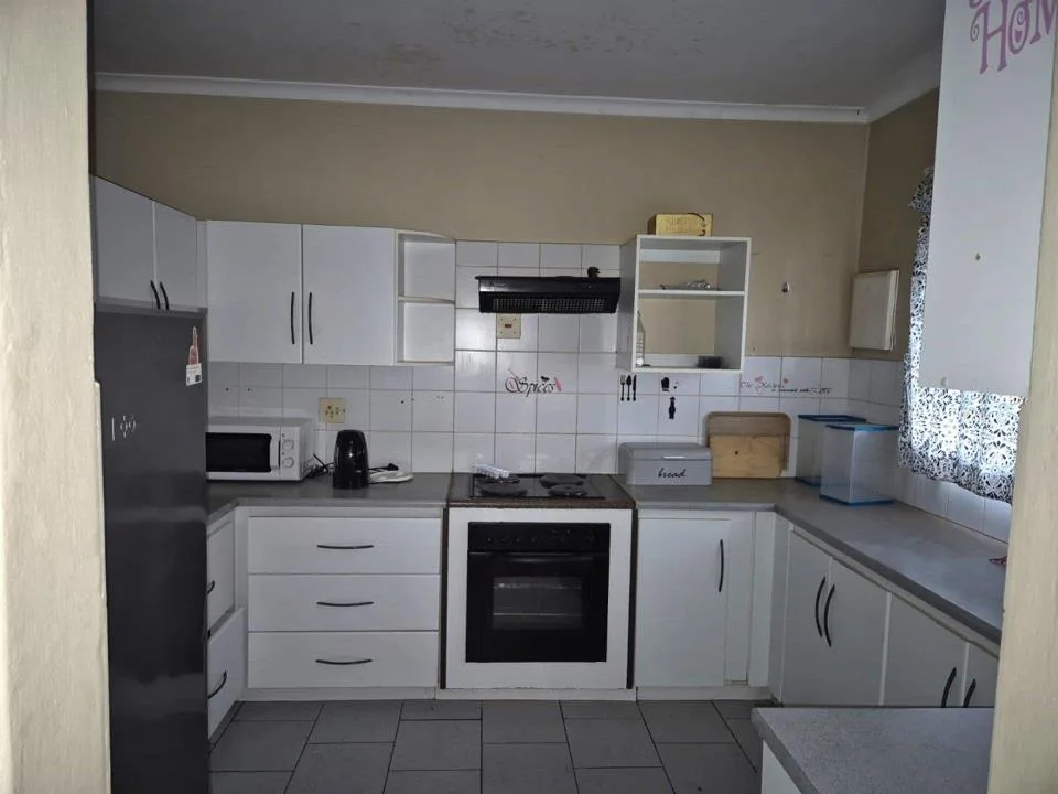 2 Bedroom Townhouse for sale in Langenhovenpark
