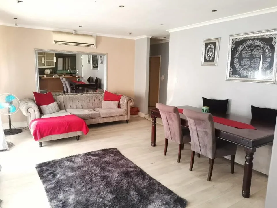 6 Bedroom House for sale in Lotus River