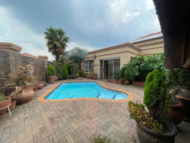 3 Bedroom Townhouse for sale in Arcon Park