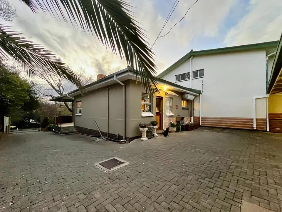 4 Bedroom House for sale in Dan Pienaar