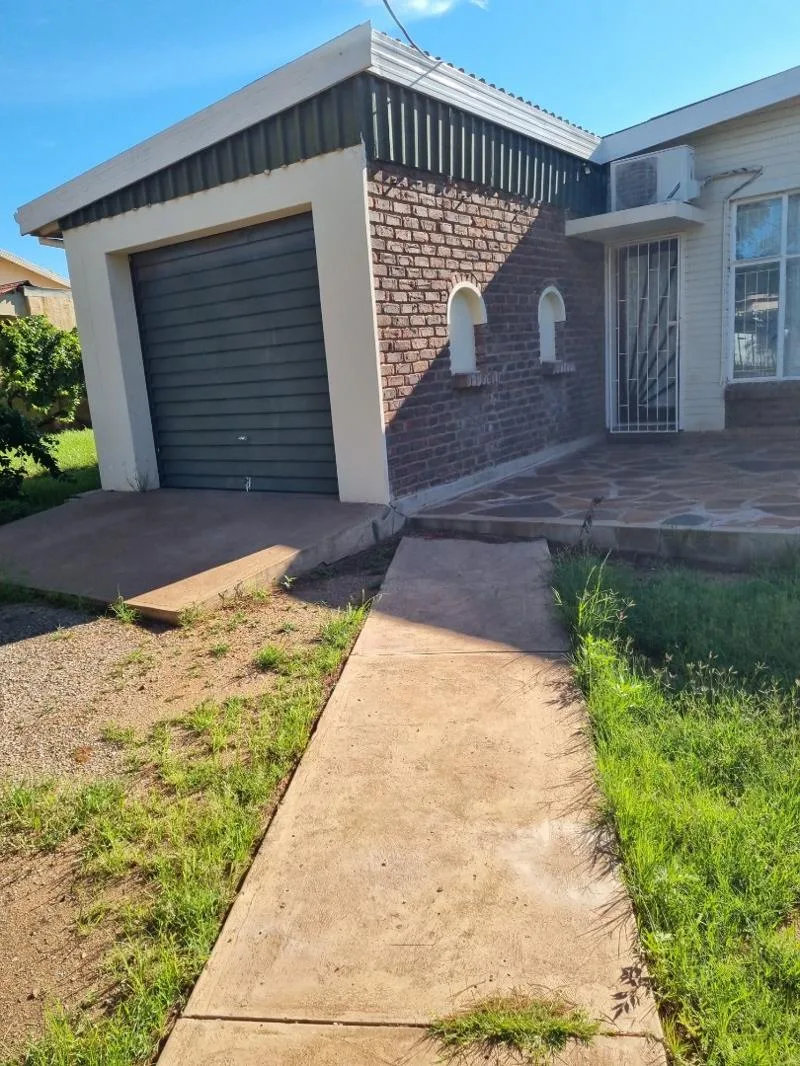 Property to rent in Postmasburg
