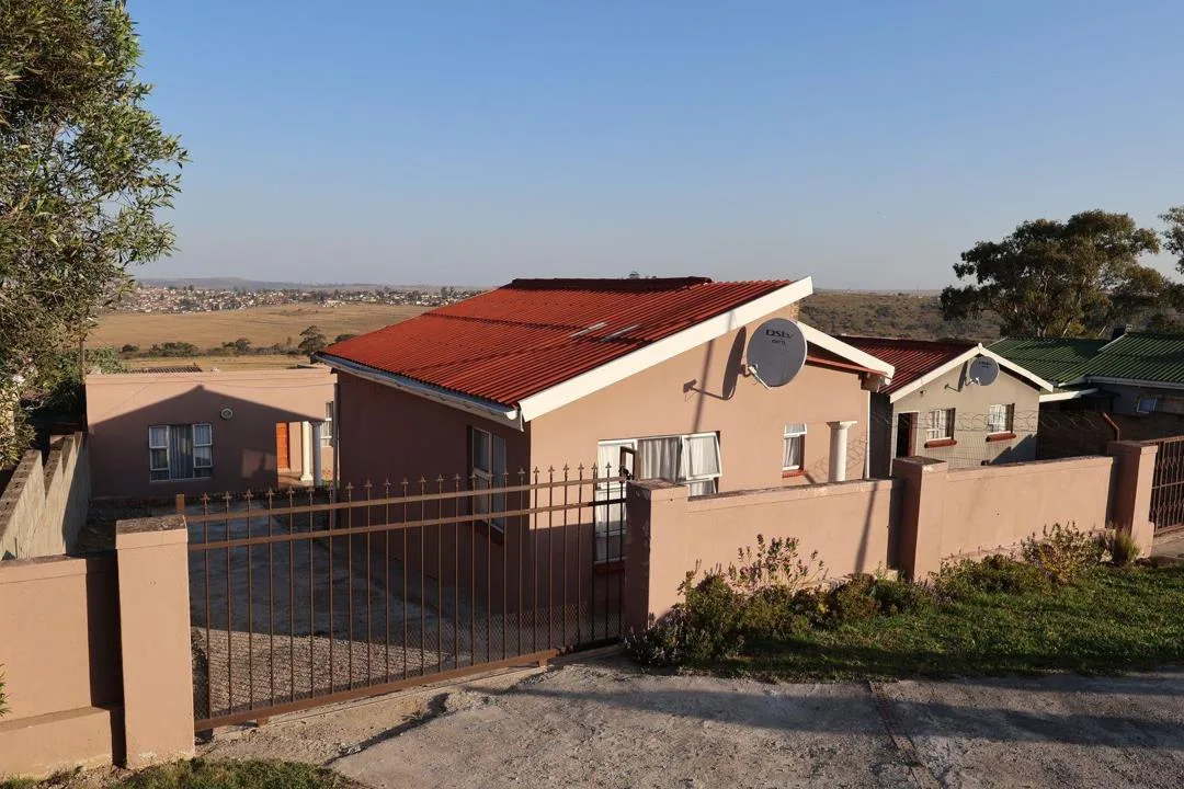 2 Bedroom House for sale in Breidbach