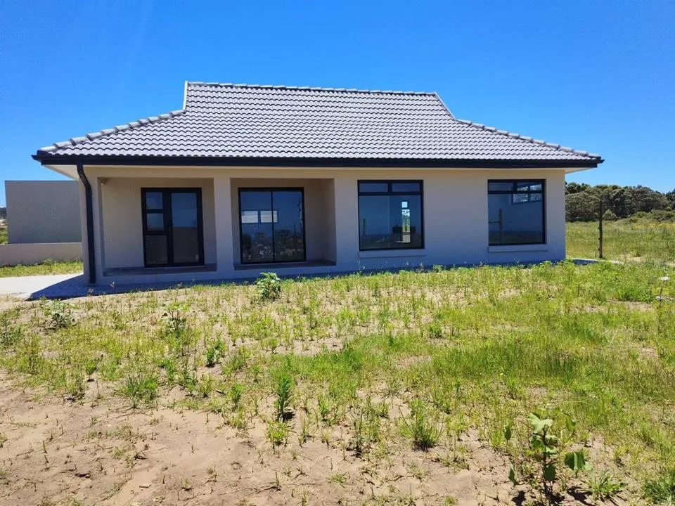 3 Bedroom House for sale in Kidds Beach
