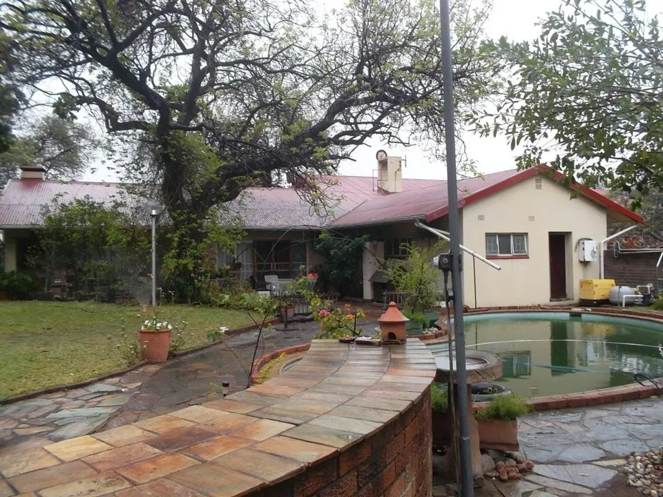 6 Bedroom House for sale in Phalaborwa