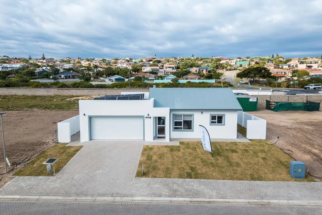 3 Bedroom House for sale in Fraaiuitsig