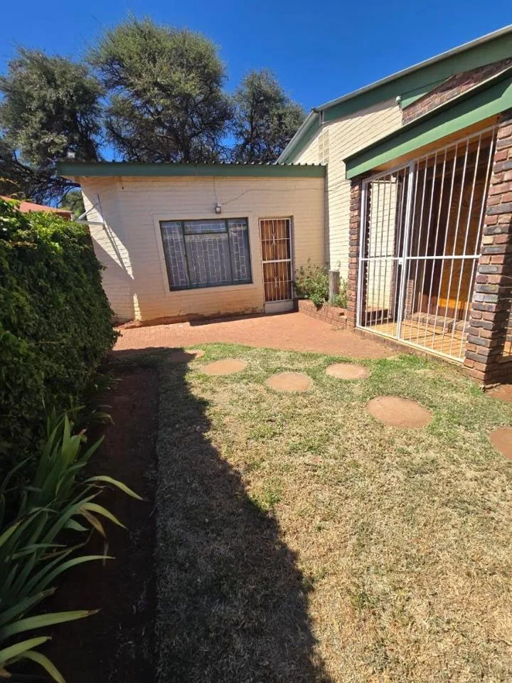 4 Bedroom House for sale in Kuruman