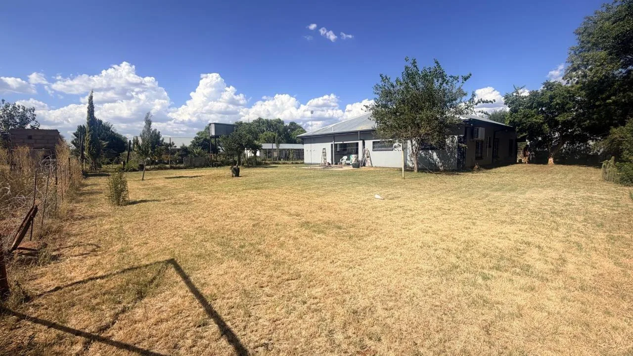 4 Bedroom House for sale in Ritchie
