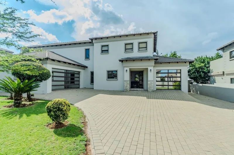 4 Bedroom House for sale in Blue Valley Golf Estate