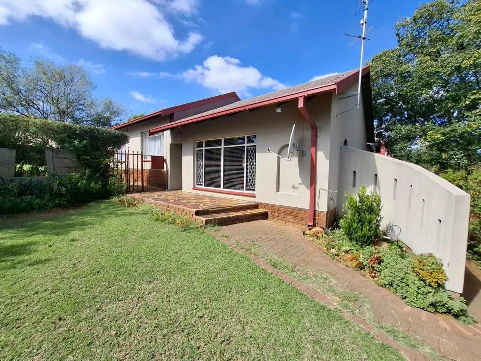 4 Bedroom House for sale in Fleurdal