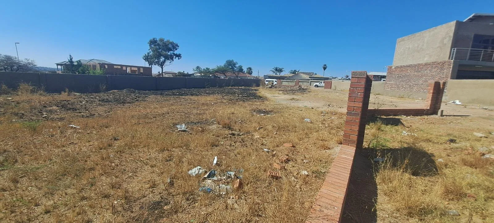 644 m² Land available in Nirvana
