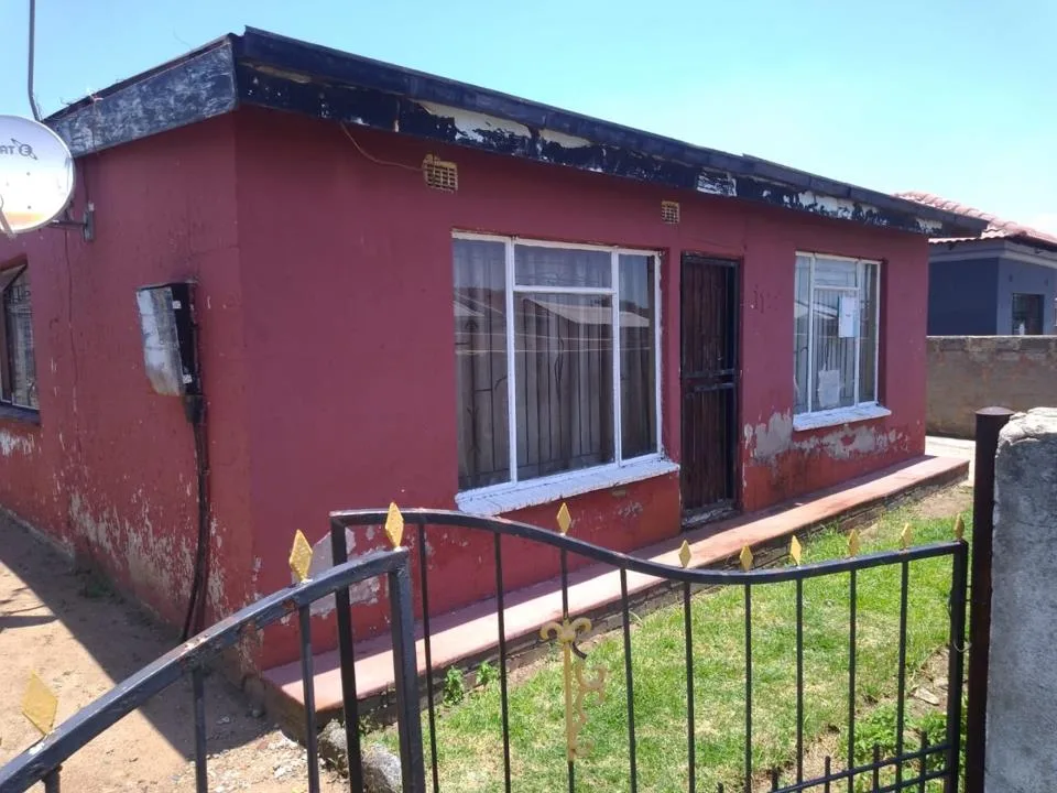 3 Bedroom House for sale in Daveyton