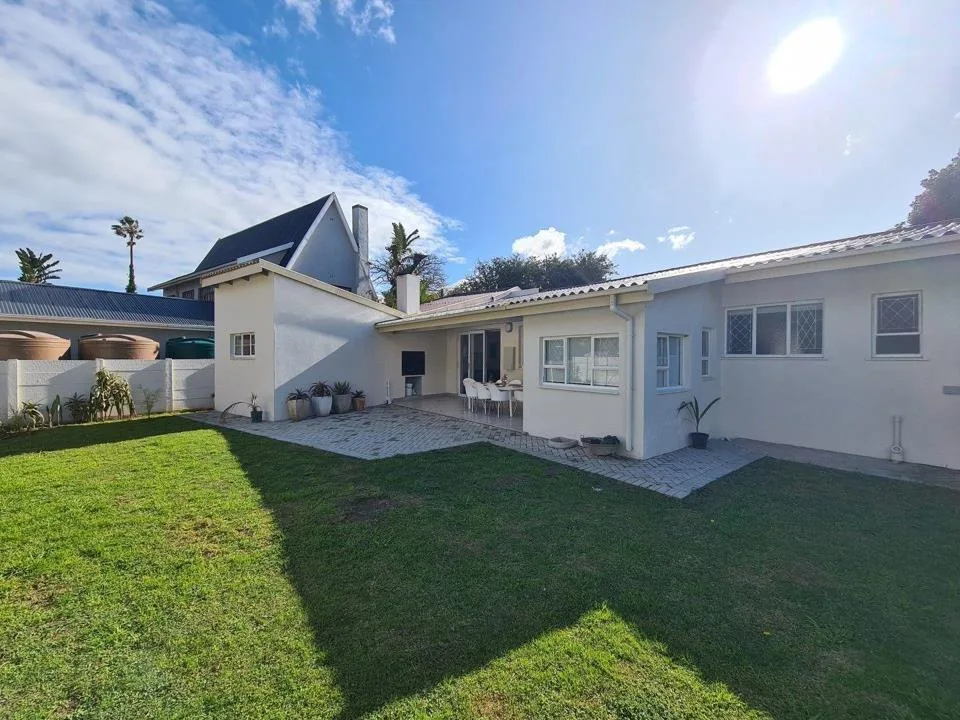 House to rent in East Bank