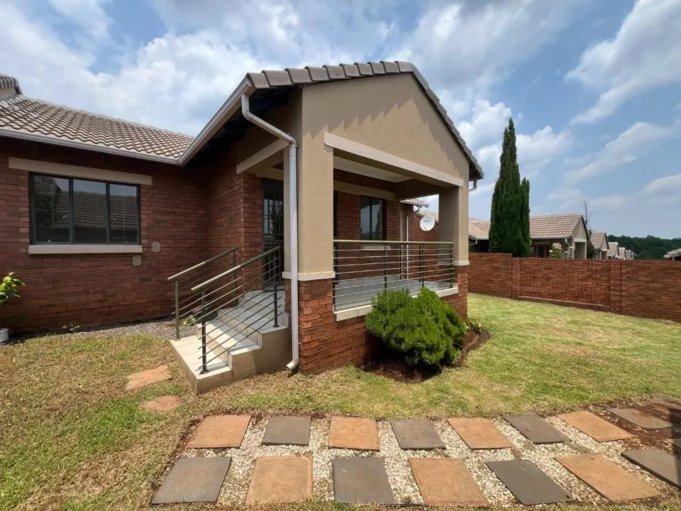 3 Bedroom Townhouse for sale in Mooikloof Ridge