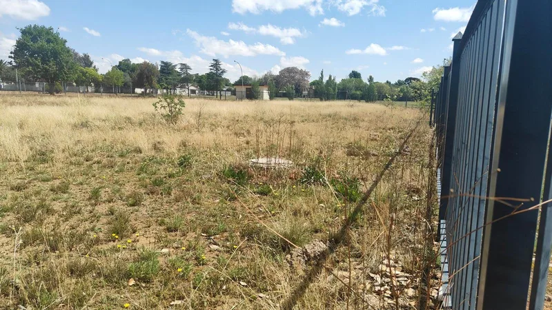 2 822 m² Land available in Fichardt Park