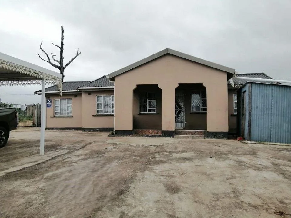 4 Bedroom House for sale in Adams Mission