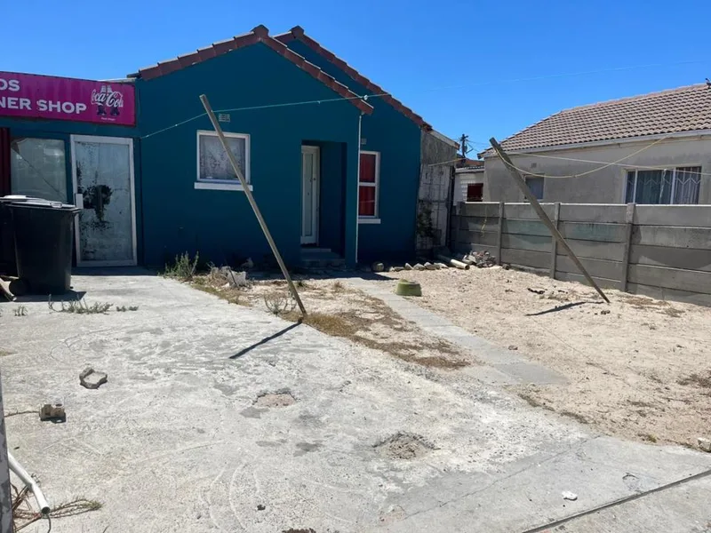 2 Bedroom House for sale in Bay View