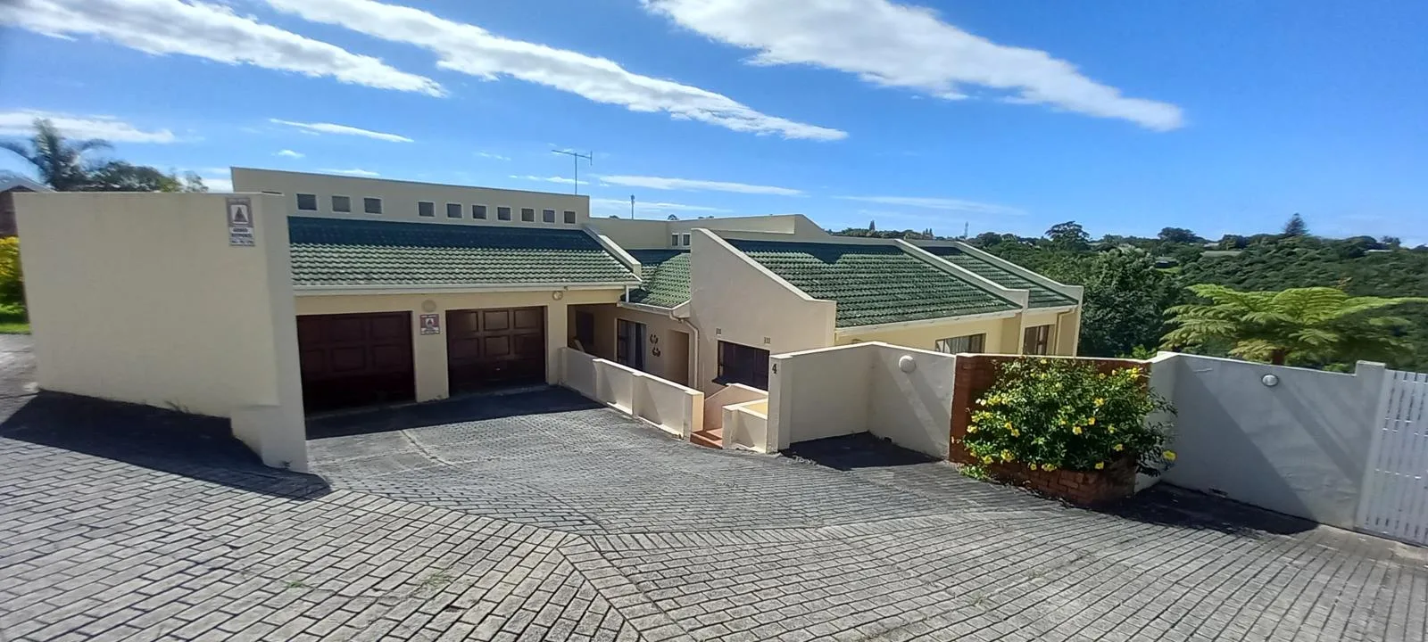 3 Bedroom Townhouse in Beacon Bay